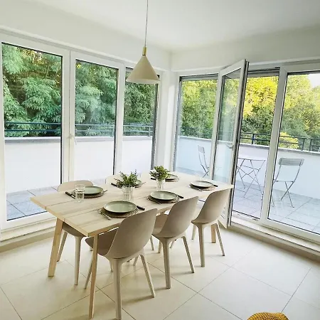 Appartamento Sunny 2br W Private Terrace&secure Parking