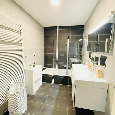 Apartamento Sunny 2br W Private Terrace&secure Parking Luxemburgo