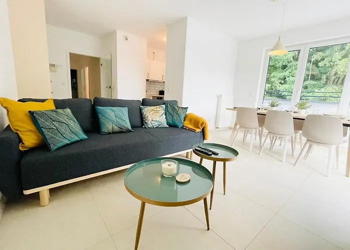 Sunny 2br W Private Terrace&secure Parking Lägenhet *