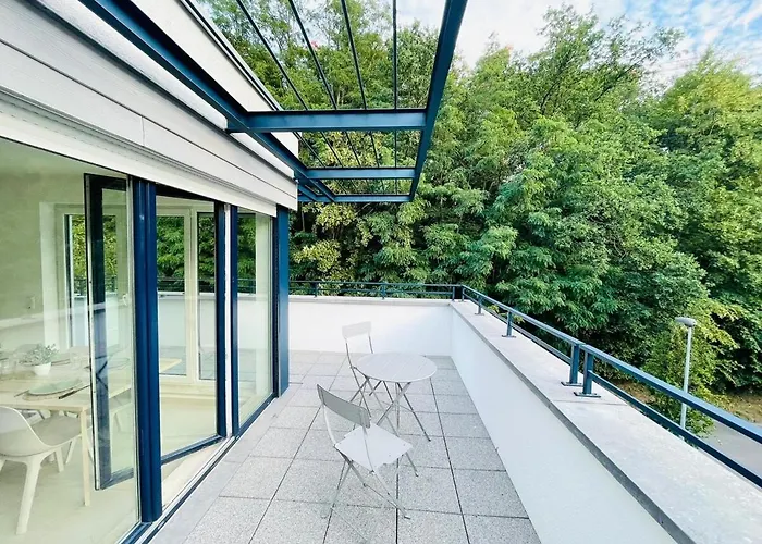 Sunny 2br W Private Terrace&secure Parking *