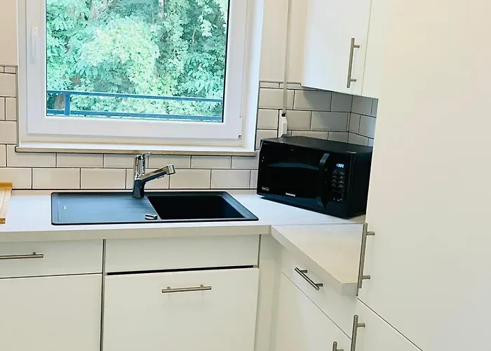 Sunny 2br W Private Terrace&secure Parking Lägenhet