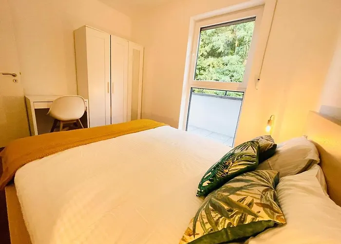 Sunny 2br W Private Terrace&secure Parking Appartement