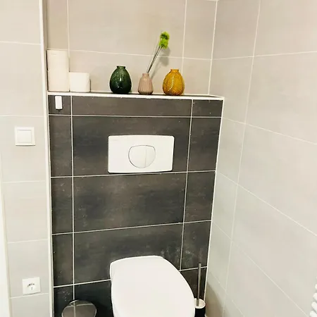 Sunny 2br W Private Terrace&secure Parking